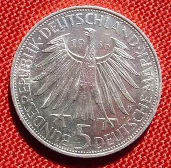 () 5 DM 1966 - D. Gottfried Wilhelm Leibniz. Silber-Gedenkmuenze. Deutschland