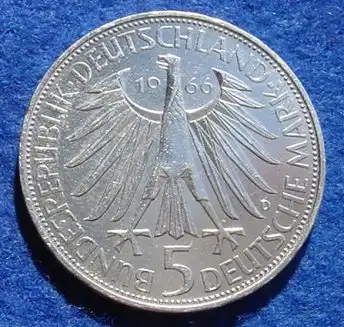 () 5 DM 1966 - D. Gottfried Wilhelm Leibniz. Silber-Gedenkmuenze. Deutschland