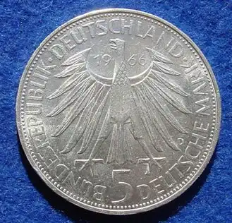 () 5 DM 1966 - D. Gottfried Wilhelm Leibniz. Silber-Gedenkmuenze. Deutschland