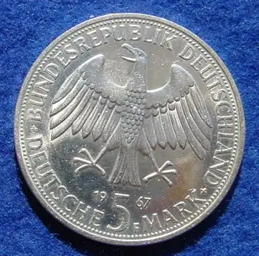 (1043392) 5 DM 1967 - F. / W. u. A. von Humboldt. Silber-Gedenkmuenze. Deutschland