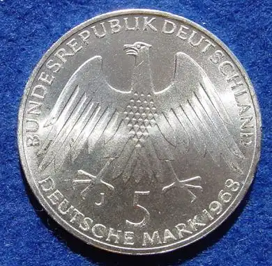 () 5 DM 1968 - J. Friedrich Wilhelm Raiffeisen. Silber-Gedenkmuenze. Deutschland