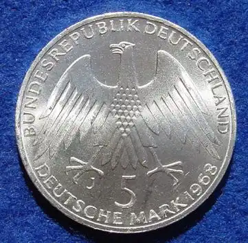 () 5 DM 1968 - J. Friedrich Wilhelm Raiffeisen. Silber-Gedenkmuenze. Deutschland