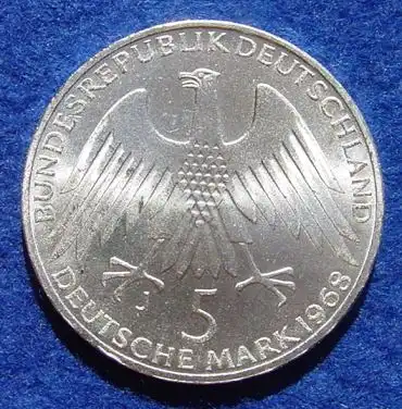 () 5 DM 1968 - J. Friedrich Wilhelm Raiffeisen. Silber-Gedenkmuenze. Deutschland