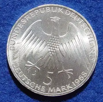 () 5 DM 1968 - J. Friedrich Wilhelm Raiffeisen. Silber-Gedenkmuenze. Deutschland