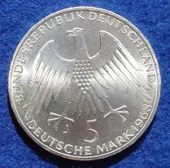 (1043439) 5 DM 1968 - J. Friedrich Wilhelm Raiffeisen. Silber-Gedenkmuenze. Deutschland