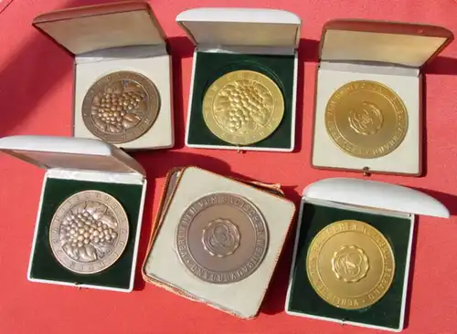 (1049404) 16 x Badische Wein-Prämierungs-Medaillen aus den 1970-er Jahren