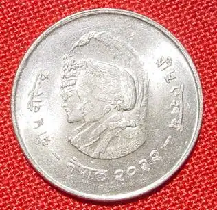 (1007319) Nepal. 20 Rupien 1975. Silbermuenze