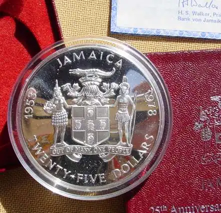 () Jamaica. 25 Dollar 1978. Kroenungs-Jubilaeum Koenigin Elizabeth II.  in 925-er Sterling-Silber