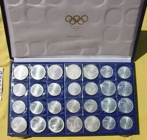 (1027101) Kanada XXI. Olympiade Montreal 1976. Komplett 28 Silbermuenzen. 943 g reines Silber !