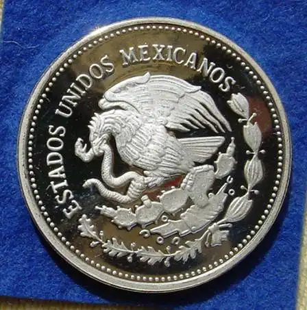 Neu : Versandkosten ab Euro 3,00 / BRD  (intern ) Mexiko. 100 Pesos 1985 PP. Silbermuenze . Münz-Dose ist beschriftet.