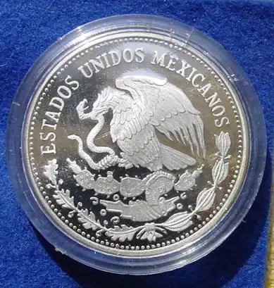 Neu : Versandkosten ab Euro 3,00 / BRD (intern ) Mexiko. 50 Pesos 1986 PP. Silbermünze . Münz-Dose ist beschriftet.