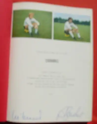 (0270028) "Fussball-Weltmeisterschaft 1974 Deutschland". Original-Unterschriften v. Hoeness und Breitner