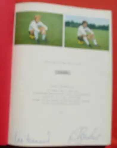 () "Fussball-Weltmeisterschaft 1974 Deutschland". Original-Unterschriften v. Hoeness und Breitner