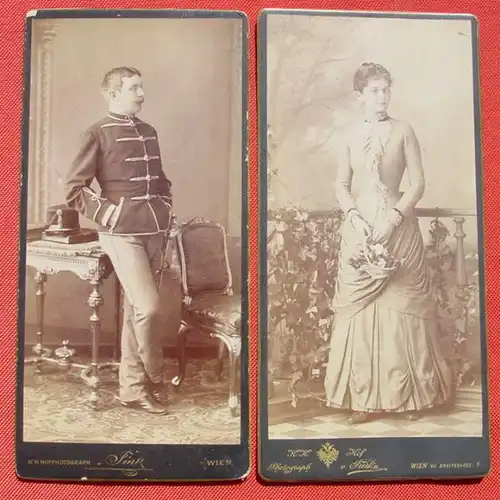 (1049331) Portraits Mann (Uniform) u. Frau. Wien. 2 x sehr alte Fotos auf Karton, Format ca. 10 x 21 cm. Siehe bitte Bilder