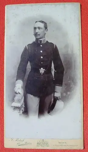 () Soldatenportrait in hübscher Uniform um 1910 ? Originalfoto auf Karton. Siehe bitte Beschreibung u. Bilder