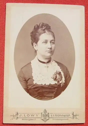 (1049341) Hübsches Frauen-Foto, um 1900 ? Format ca. 11,5 x 17 cm. Siehe bitte Bilder