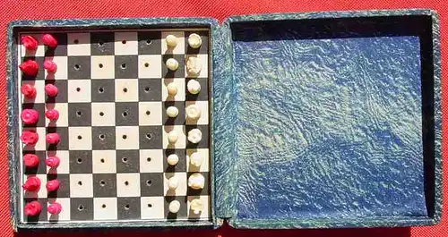 (1033205) 4 Schachspiele aus Nachlass eines Wehrmachtsangehoerigen, WK II