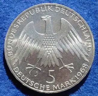 () 5 DM 1968 - J. Friedrich Wilhelm Raiffeisen. Silber-Gedenkmuenze. Deutschland