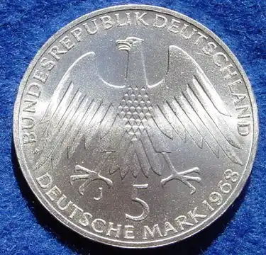 () 5 DM 1968 - J. Friedrich Wilhelm Raiffeisen. Silber-Gedenkmuenze. Deutschland