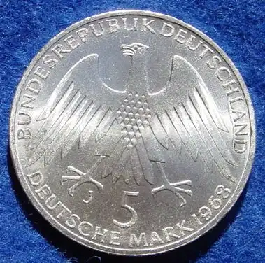 () 5 DM 1968 - J. Friedrich Wilhelm Raiffeisen. Silber-Gedenkmuenze. Deutschland