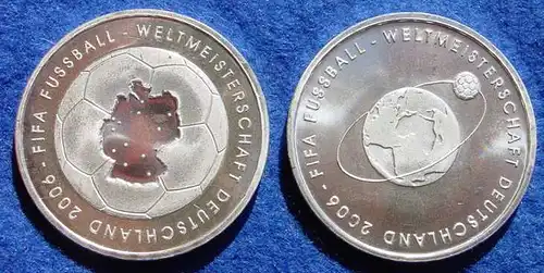 () Deutschland. 2 x 10 Euro Muenzen (2003, 2004) FIFA 2006. Fussball. Sterlingsilber. Guter Zustand !