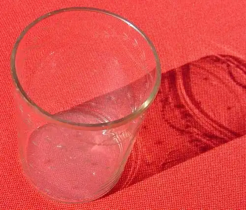 Altes, verziertes Trinkglas (1031337)
