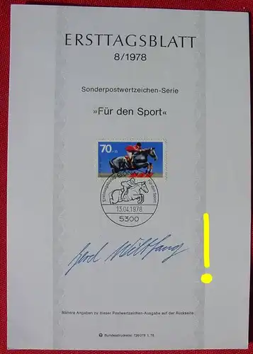 Gerd Wiltfang Autogramm 1978 (2001942) Die DIN-A5 Karte ist von Gert Wiltfang mit dem Vor- u. Zunamen sauber unterschrieben (Original-Autogramm)