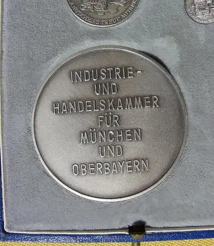 () Silbermedaille BAYERN Auszeichnung im Etui. IHK Muenchen u. Oberbayern