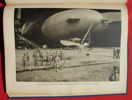 NEU : Versandkosten ab 6 Euro ! () Zeppelin faehrt um die Welt. Grossband 1929. Gedenkbuch der Woche  "Zeppelin faehrt um die Welt". 'Das Gedenkbuch der Woche'. Grossformat ca. 25 x 32 cm, Leinen, 100 Seiten,  mit 161 Abbildungen nach...