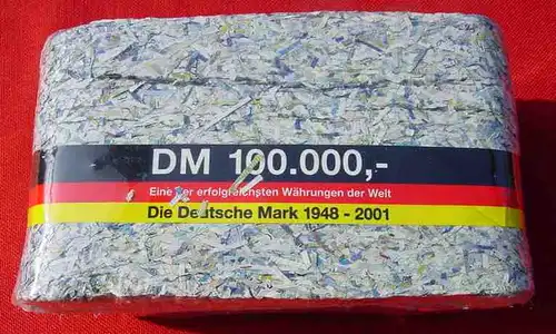(1031460) Aus echten Banknoten : DM 100.000,- von 1948-2001 geschreddert