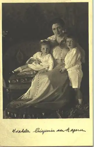 () Ansichtskarte. "Isabelle Prinzessin von Bayern" Foto-Abb. (auf Sofa mit 2 Kindern) um 1915