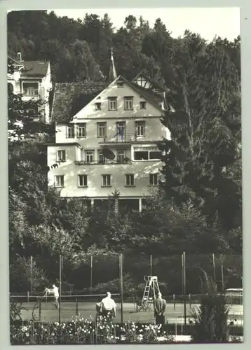 'Herrenalb um 1972 (intern : 1021190) Ansichtskarte. Haus Ulenhorst / mit Tennisplätzen. PLZ-Bereich pauschal 76332. Postalisch gelaufen 1972 ? (etwas unleserlich)
