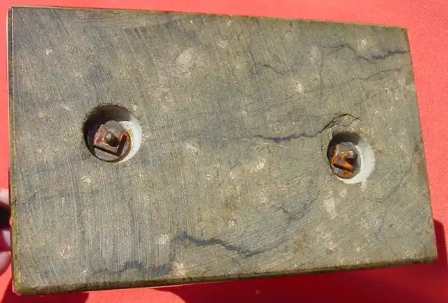 (1018799) Alte Bronzefigur Krieger mit Helm und Schwert. Bilder bitte bei mir mail anfordern  - Bilder-Einstellen bei oldthing funktioniert leider derzeit nicht. 2