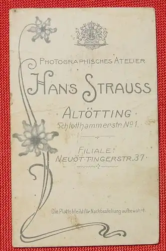 () Altes Foto auf Karton, Atelier Hans Strauss, Altötting. Format ca. 10,5 x 6,5 cm. Siehe bitte Bilder