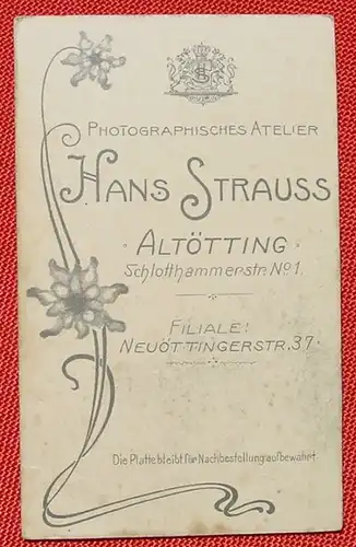 () Altes Foto auf Karton, Atelier Hans Strauss, Altötting. Format ca. 10,5 x 6,5 cm. Siehe bitte Bilder