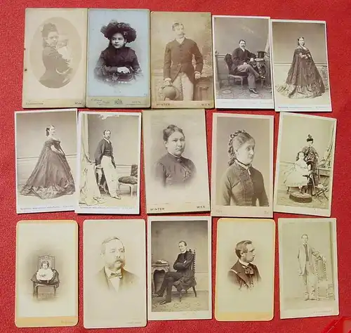 () Partie alter Fotografien auf Karton, 190 Stück, alle aus 1 Haushalt aus Wien, um 1870-1900. Siehe bitte Bilder und Beschreibung