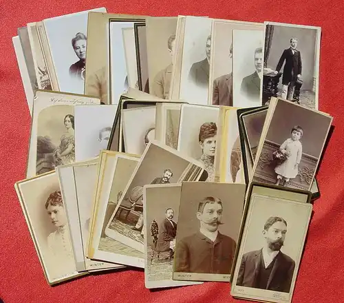 () Partie alter Fotografien auf Karton, 190 Stück, alle aus 1 Haushalt aus Wien, um 1870-1900. Siehe bitte Bilder und Beschreibung