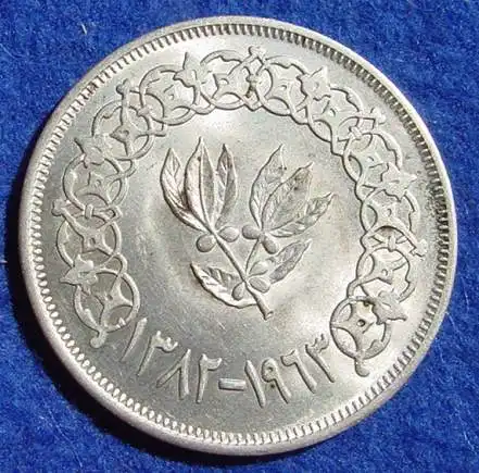 (1043320) Yemen. 1 Riyal 1962 ? Silber. Gewicht fast 20 Gramm