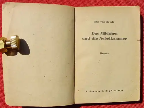 Ans van Breda "Das Maedchen und die Nebelkammer". Kriminalroman (0320278)