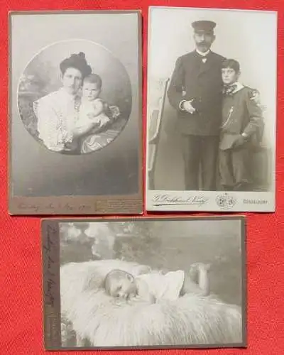 ! Neu : Versandkosten ab Euro 2,20 () Sehr schöne alte Ansichtskarten und alte Fotografien auf festem Karton. Hübsche Kindermotive auf AK (2 x postalisch gelaufen) u. 3 größere alte Fotos auf Karton. Alter ca. 1908 - 1930 ?