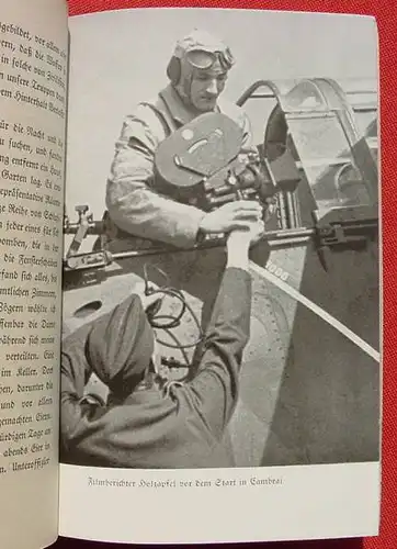 () "Blende auf - Tiefangriff !" Wir filmen den Krieg. 232 S., 1941 Im Deutschen Verlag, Berlin 1. Auflage