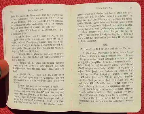 () "Reigenartige Turnuebungen fuer Maedchen" Karlsruhe 1907. Grossherzogliche Turnlehrerbildungsanstalt