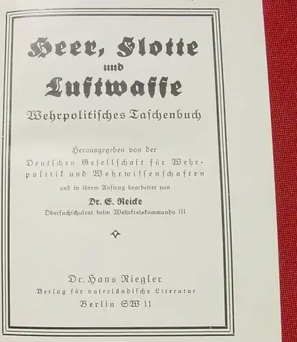 (1010552) "Heer, Flotte u. Luftwaffe". Wehrpolitisches Taschenbuch. Berlin um 1936
