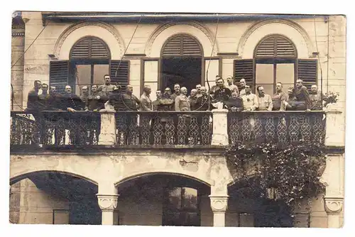(1046859) Graz Foto-AK Gruppenbild Militaer 1915, Hinweis Hotel Steirerhof, siehe bitte Bilder