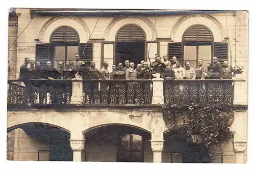 () Graz Foto-AK Gruppenbild Militaer 1915, Hinweis Hotel Steirerhof, siehe bitte Bilder