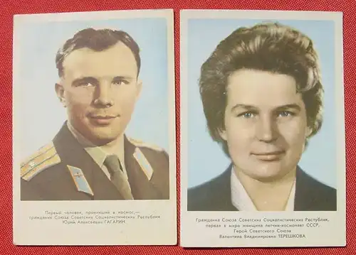 (1046444) Zwei Postkarten Russland Astronauten um 1961-63 ? Rs. Klebespuren aus Album. Siehe bitte Bilder # Raumfahrt