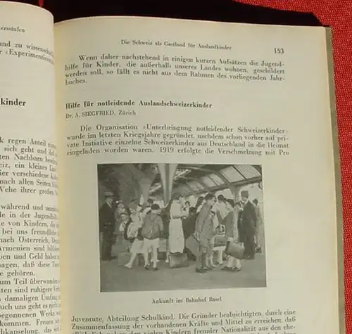 () "Schweizerisches Jahrbuch der Jugendhilfe 1935". Pro Juventute. 1935 Leemann & Co. Zuerich