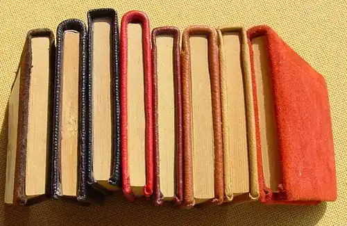 (1015374) 8 x Miniatur-Buechlein der Reihe 'Ein Taschenbuch von Pelikan'. Format je ca. 5,8 x 8,5 cm