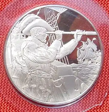 () Niederlande. 400. Geburtstag der Utrechter Union. Offizielle Gedenk-Medaille. 23. 1. 1979. Motiv : Niederländischer Seefahrer mit Fernrohr auf Schiff. Grosse Medaille in Sterling Silber (925-er Silver am Rand gekennzeichnet). 20 Gramm. ...