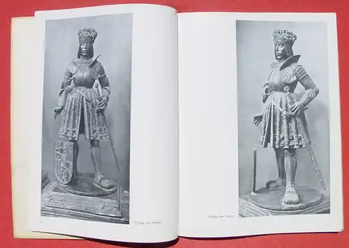 () "Die Bronzestatuen am Grabmal Maximilians I." Oberhammer. Bildband. Tyrolia-Verlag Innsbruck, Wien, Muenchen 1955